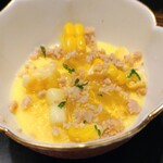 銀座焼とり 京丹波 - とうもろこしのムース、鶏そぼろ乗せアップ