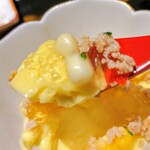 銀座焼とり 京丹波 - とうもろこしのムース、鶏そぼろ乗せリフト