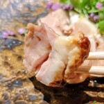 銀座焼とり 京丹波 - 鶏刺しの5日間熟成させたもも肉のたたき