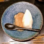 銀座焼とり 京丹波 - 濃厚ミルクのアイス、いちじくジャム添え