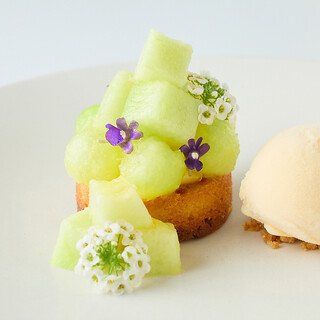 DRAWINGならではの厳選素材を使用したデザート