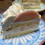 F - たっぷりの白桃が嬉しい