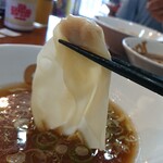 ラーメン金子 - ワンタンつるるん♪( ˶>ᴗ<˶)喉ごしイイね♡