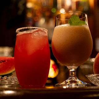 定番から限定まで◎カクテルなどの多彩なお酒をラインナップ