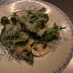 AVIS de VIN FORT - マッシュルームのサラダ、クレソン