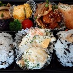 デリサラキッチン - ひじきご飯のたっぷりおかず弁当！