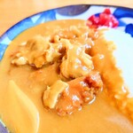 やぶ善 - "かつ"と"豚コマ"、"玉葱"と"人参"。