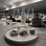 ブラッスリー モノクローム - 