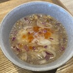 宍道湖しじみ中華蕎麦 琥珀 - ミニイクラ丼にジュレスープをかけて冷やし茶漬けを楽しむ