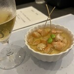 川端 - 立っているのはお蕎麦