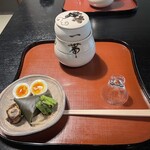 瓢亭 - 最初に準備されるお膳