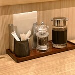 オーションビュー - 卓上にあったソースも、かけてみた　※これはこれで、しっくり来たよ