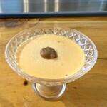 BurgerPOLICE - ぷりん♡の上と下には、味の違う２種のカラメルソース♡が使われています｡