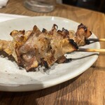 川北商店 焼鳥 - 鶏皮(塩)