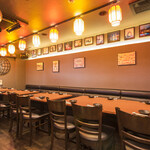 三国劇場 - 内観　団体用ソファー席