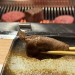 にく稲 - 無縁ロースターで焼くお肉は格別です。
