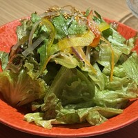 にく稲 - 《にく稲サラダ》食欲が湧く味で、食べやすい