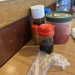 ドライブイン一平 - テーブル席卓上写真