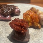 熊の焼鳥106 - ずりキムチソース、ぼんじりトマトソース、背肝