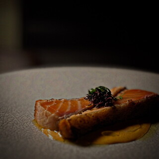 信州サーモンのグリルオマールビスクソース