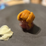 にく稲 - 和牛赤身肉雲丹寿司、見ても食べても美味しい！うっとりします。