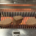 にく稲 - 雪宝芳醇和牛と牛タン盛り合わせ