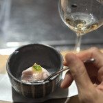 にく稲 - 桃のシャーベットと白ワインが合います♡