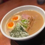 節系とんこつらぁ麺　おもと - 