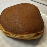 うさぎや 中央通り店 - バッグの中に入れて持ち歩いていたら、形がイビツになってしまいました（笑）