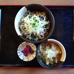 食事処　七福 - 豚バラと茄子のレモンペッパー丼(ミニ醤油ラーメン変更\300)