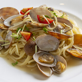 自家製の生パスタで提供する多彩な一皿◎季節のパスタもご用意♪