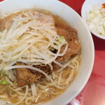 ラーメン二郎 - ラーメン半分＋白ネギショウガ半分炙
