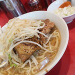 ラーメン二郎 - ラーメン半分＋白ネギショウガ半分炙