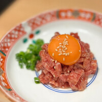焼肉みゆき苑 - ◯レアステーキユッケ風¥1,098
                    …レアな火入れのステーキ肉を千切りにして
                    卵黄と混ぜていただきます。
                    柔らかくて、トロける美味しさ♡(*´Д｀*)
