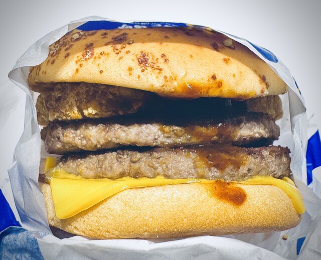 マクドナルド 旭川宮前通店 - 旭川四条（ハンバーガー）の写真