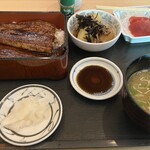 魚真 - うな重2000円