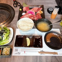 近江うし焼肉 にくTATSU 日本橋室町店 -  近江うし焼肉 にくTATSU 日本橋室町店 -