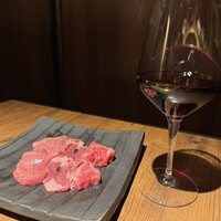 和牛とタン 焼肉 とみ 新橋本店 - 