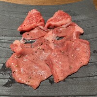 和牛とタン 焼肉 とみ 新橋本店 - 