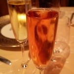 ラ・ベ - 乾杯はシャンパンで