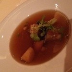 ラ・ベ - コンソメの中には鮑がいい存在感です