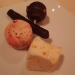 ラ・ベ - お腹いっぱい過ぎて4個で断念(笑)