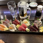 炭火焼 海ごはん サカナヨロコブ - 本まぐろ入り刺し盛り