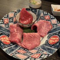SATOブリアン 本店 - 特選和牛厚切りタン・鹿児島上ハラミ・特選赤身肉・霜降り和牛