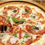 自家製トマトソースのマルゲリータPizza 