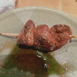 串焼 だるま - 一口食べちゃいました^^;