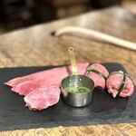 焼肉うしどし 新宿 - タン3種食べ較べ