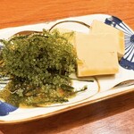 琉球チャイニーズ シシシ - これは無限に食べたいおつまみ！海ぶどうクリームチーズ