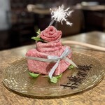 焼肉うしどし 新宿 - 名物の肉ケーキ！