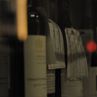 料理に合わせて厳選された、上質なグラスワインやシャンパン